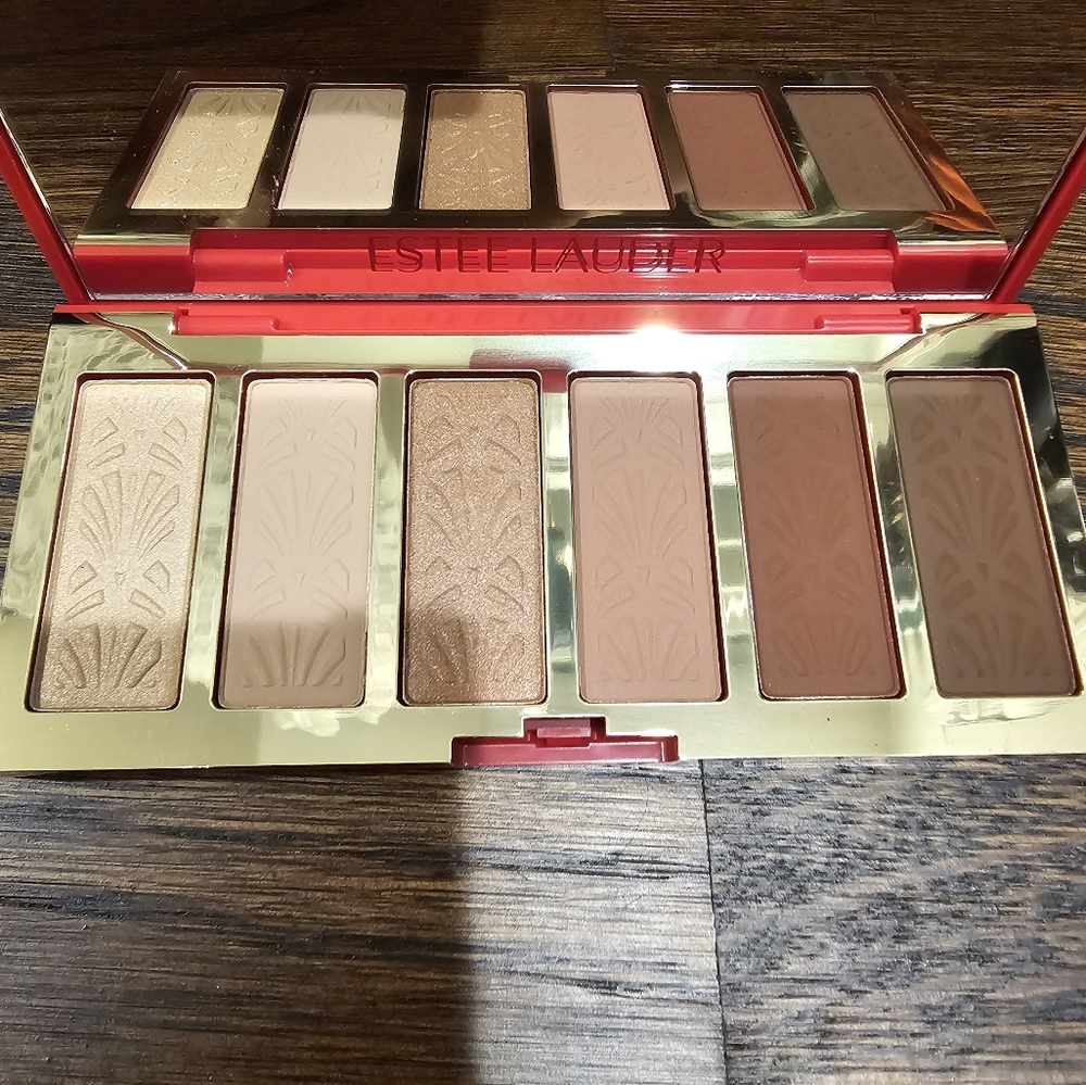 Estee Lauder Makeup Bundle Eyeshadow Lipstick and Lip Gloss - Picture 4 of 10